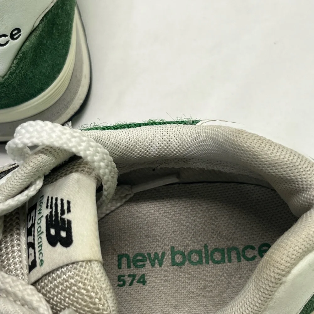 NEW BALANCE 574 RUNNING SUEDE SNEAKERS YOUTH GREEN/WHITE‎ SZ 3.5 ATHLETIC CAUSAL